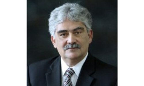 &lsquo;Faulty&rsquo; donor-driven advice piling up debt, says PIDE head