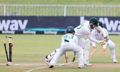 South Africa crush Bangladesh as Maharaj, Harmer put up spin show South Africa crush Bangladesh as Maharaj, Harmer put up spin show