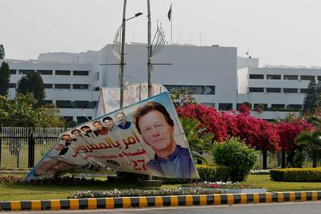'Welcome back to purana Pakistan': Politicians, pundits react to PM Imran's ouster