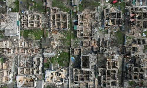 Ukraine spars with Russia over talks, says Moscow not succeeding in east