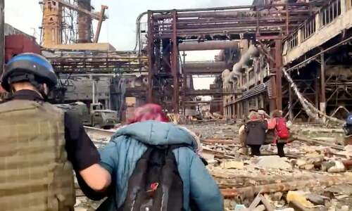 Over 40 leave besieged plant in Ukraine after two months