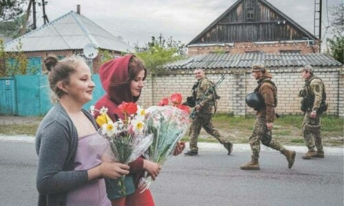 Heavy fighting in Ukraine; Mariupol evacuation delayed