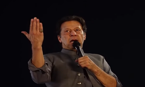 Imran claims to have 'blocked' numbers of those in 'establishment'