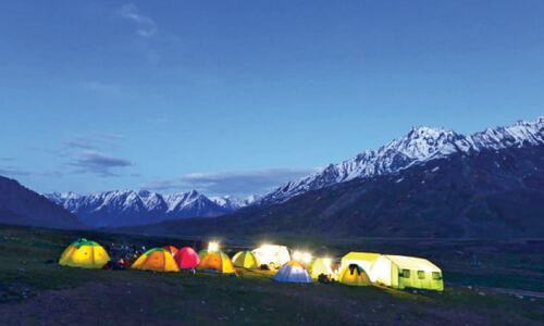 Malaysian bikers leave Shandur Top for GB