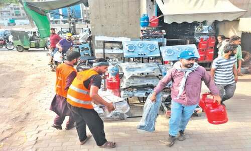 Joint anti-encroachment operation launched for smooth traffic flow