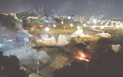 Army called in as PTI marchers advance on Red Zone Army called in as PTI marchers advance on Red Zone