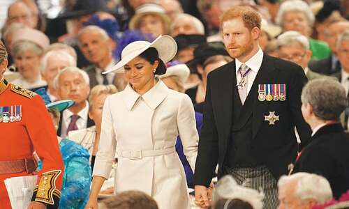 Cheers, jeers as Harry and Meghan return for Queen’s jubilee Cheers, jeers as Harry and Meghan return for Queen’s jubilee
