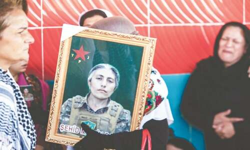 US-backed group suggests Syria use air defences against Turkey