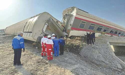 17 killed in Iran train derailment