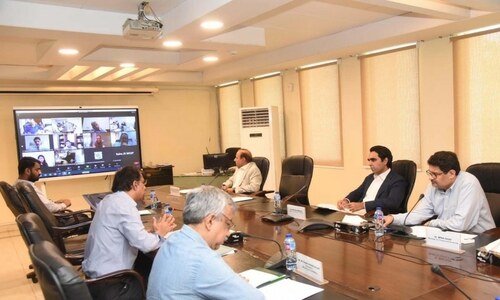 Miftah orders &lsquo;speedy&rsquo; import of edible oil