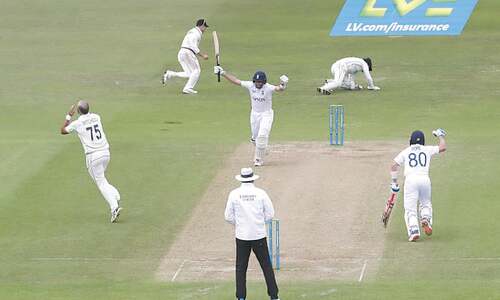 Centurions Root, Pope lead England fightback against New Zealand