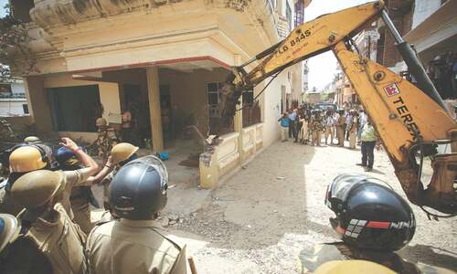 Houses razed as India steps up crackdown to stop unrest