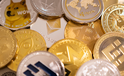 FATF urges tighter controls on crypto transactions