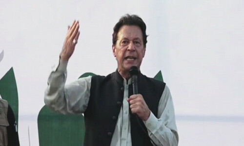 In Lodhran power show, Imran urges supporters to defeat 'turncoats, nexus of ECP and PML-N' In Lodhran power show, Imran urges supporters to defeat 'turncoats, nexus of ECP and PML-N'