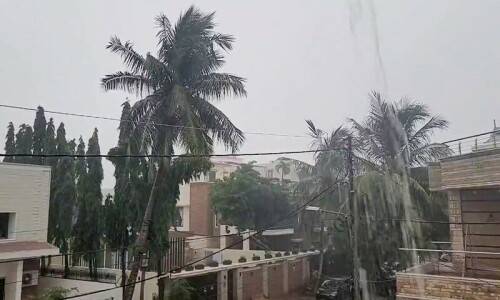 One dies as parts of Karachi experience moderate to heavy showers