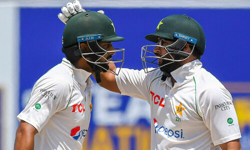 Shafique hundred keeps Pakistan on course in big chase against Sri Lanka