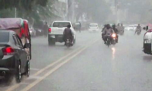Light rain takes a heavy toll on life, traffic in Karachi Light rain takes a heavy toll on life, traffic in Karachi
