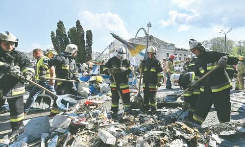 Russian strikes kill 20 as Zelensky urges &lsquo;special tribunal&rsquo; for Moscow