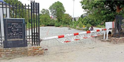 Parking lot at Commercial Market a no-go area for visitors