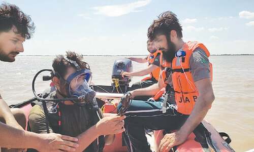 26 laid to rest, over two dozen Rahim Yar Khan boat tragedy victims still missing