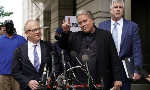 US judge mulls delay of former Trump aide Bannon&rsquo;s trial