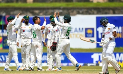 Yasir ripper evokes memories of Warne&rsquo;s &lsquo;ball of the century&rsquo;