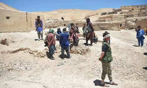 Thousands flee feuding Taliban in Afghanistan&rsquo;s north