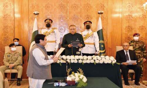 Reluctant coverage of Elahi&rsquo;s post-midnight oath