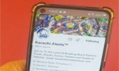 For instant updates, Karachiites rely more on WhatsApp, Facebook groups For instant updates, Karachiites rely more on WhatsApp, Facebook groups