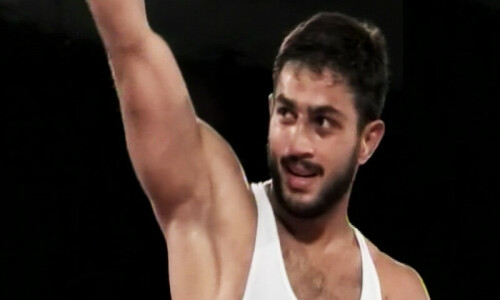 Muhammad Sharif Tahir bags silver for Pakistan in 74kg freestyle wrestling final at CWG 2022 Muhammad Sharif Tahir bags silver for Pakistan in 74kg freestyle wrestling final at CWG 2022