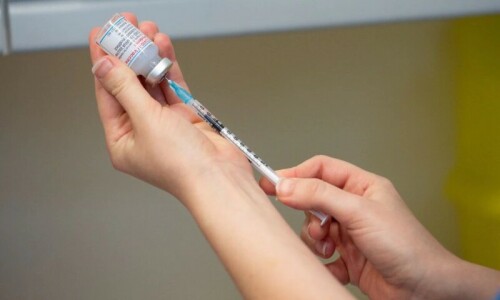 UK approves updated Moderna vaccine targeting Covid-19's Omicron variant
