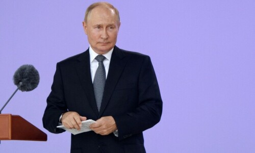 Putin boasts of Russian weapons prowess, says Moscow is ready to share it with allies
