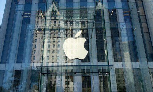 Apple warns of flaw that lets hackers into iPhones, Macs Apple warns of flaw that lets hackers into iPhones, Macs