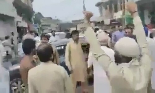 Protest against alleged kidnapping, forced conversion of Sikh woman continues for 2nd day in KP Protest against alleged kidnapping, forced conversion of Sikh woman continues for 2nd day in KP