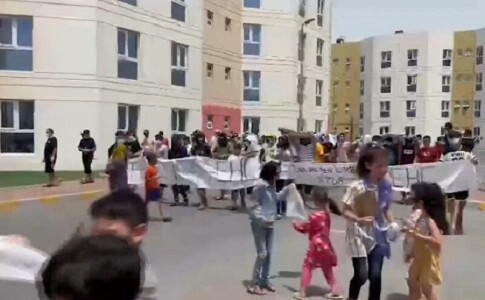 Afghan refugees, migrants protest in UAE over uncertain future Afghan refugees, migrants protest in UAE over uncertain future
