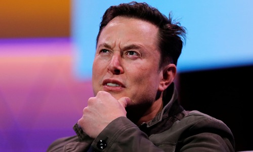 Elon Musk clarifies he's not buying any sports team after tweeting about Manchester United
