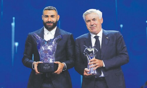 Real&rsquo;s Benzema named UEFA player of year, Ancelotti wins coach&rsquo;s award