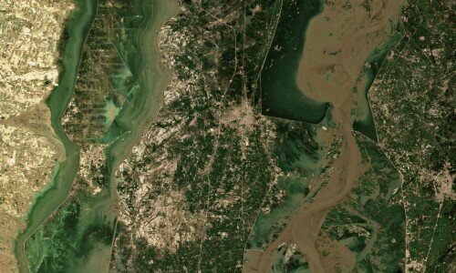 Satellite photos show extent of flooding in Pakistan