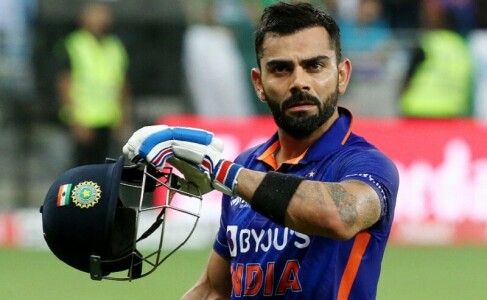 Kohli reveals Dhoni was lone supporter after quitting captaincy Kohli reveals Dhoni was lone supporter after quitting captaincy