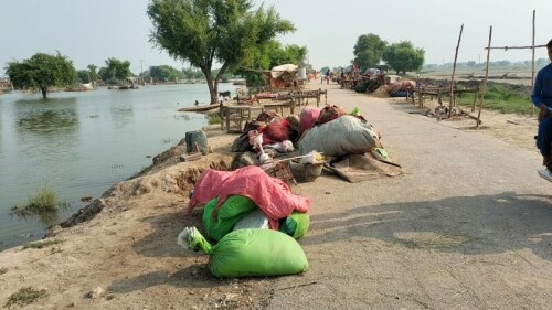 Cut made at Dadu&rsquo;s Badani-Bhan Road as more villages at risk of inundation