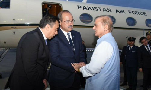 As trip concludes, PM Shehbaz calls on SCO to 'build a wall' against climate change As trip concludes, PM Shehbaz calls on SCO to 'build a wall' against climate change