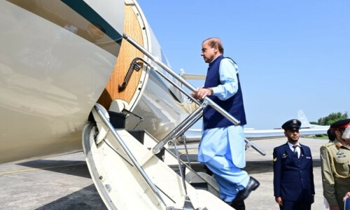 PM Shehbaz to represent Pakistan at Queen Elizabeth's funeral in London PM Shehbaz to represent Pakistan at Queen Elizabeth's funeral in London