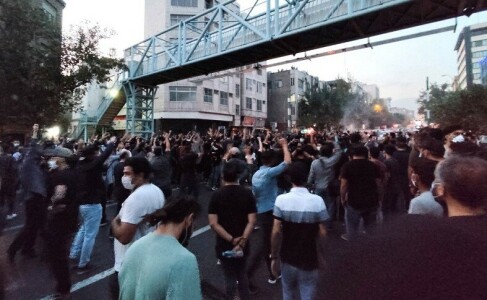 Iran’s Revolutionary Guards issue warning as protests over woman’s death spread Iran’s Revolutionary Guards issue warning as protests over woman’s death spread