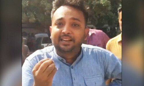Journalist robbed at gunpoint in Karachi’s Federal B area: police Journalist robbed at gunpoint in Karachi’s Federal B area: police