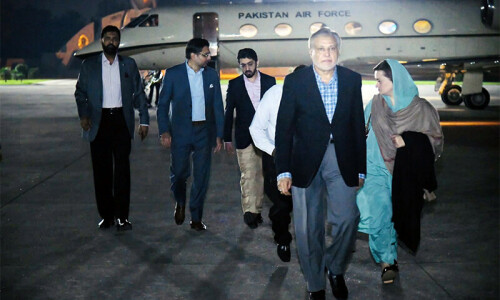 Assurances from PM&rsquo;s trip may &lsquo;smooth over&rsquo; Dar&rsquo;s return