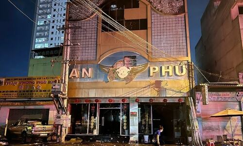 32 die in Vietnam karaoke bar fire