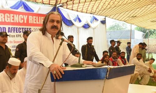 Ex-minister accuses Gomal University VC of &lsquo;betraying&rsquo; Dera people