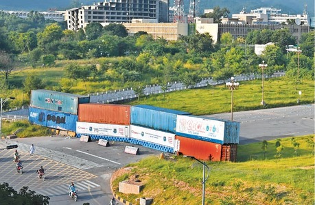 Islamabad &lsquo;fortified&rsquo; as Imran reveals march plans