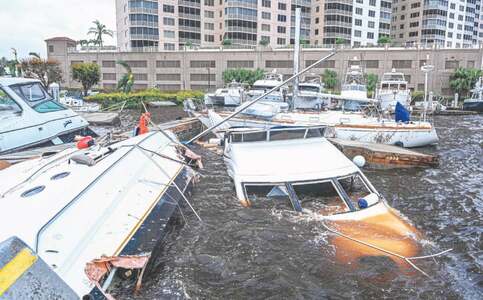 Hurricane leaves trail of destruction in Florida