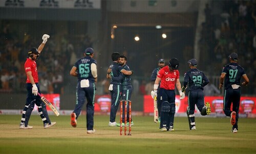Pakistan eye series-clinching win as England hope to stay alive